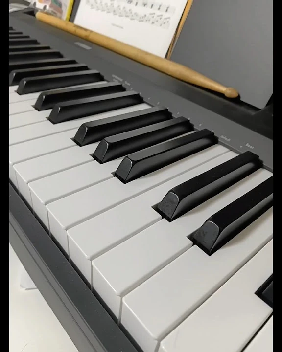 Keys and sheet music from Anastasia’s own keyboard practice video